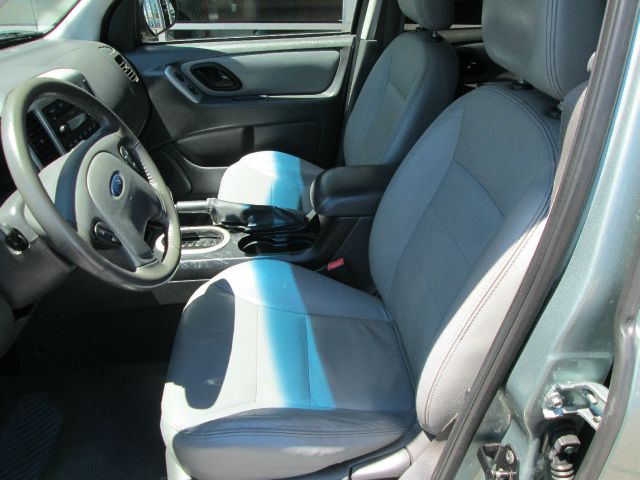 Ford Escape 2005 photo 12