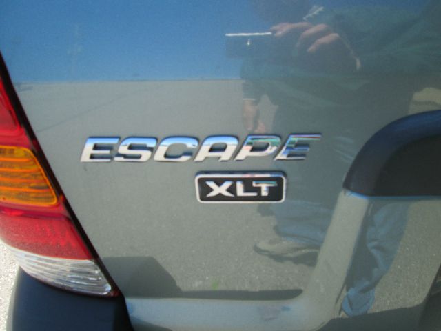 Ford Escape 2005 photo 18