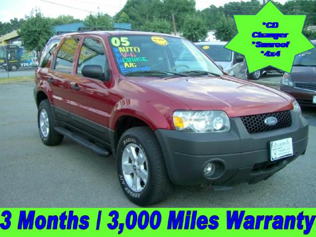 Ford Escape 2005 photo 1