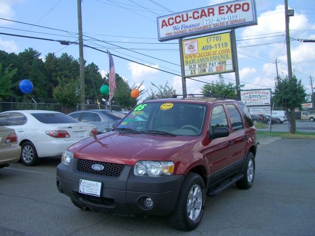 Ford Escape 2005 photo 2
