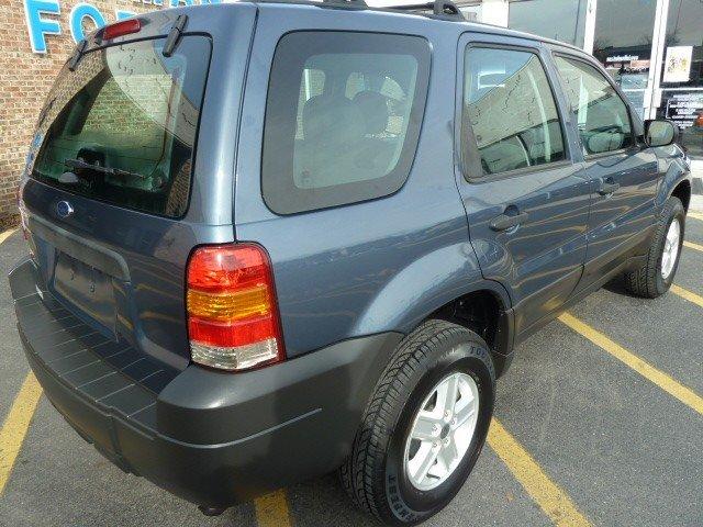 Ford Escape 2005 photo 1