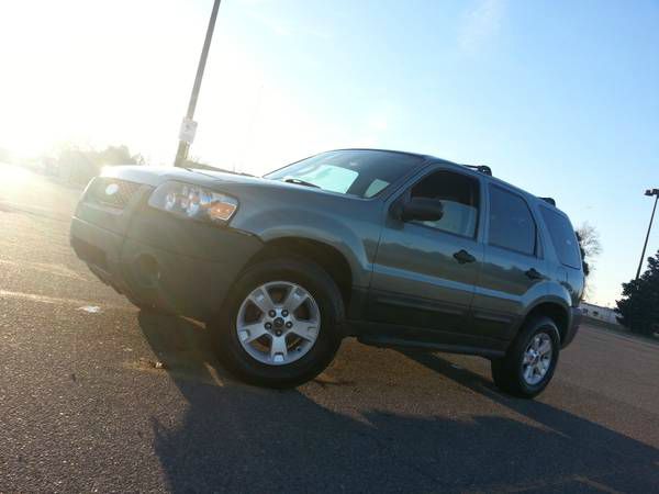Ford Escape 2005 photo 3