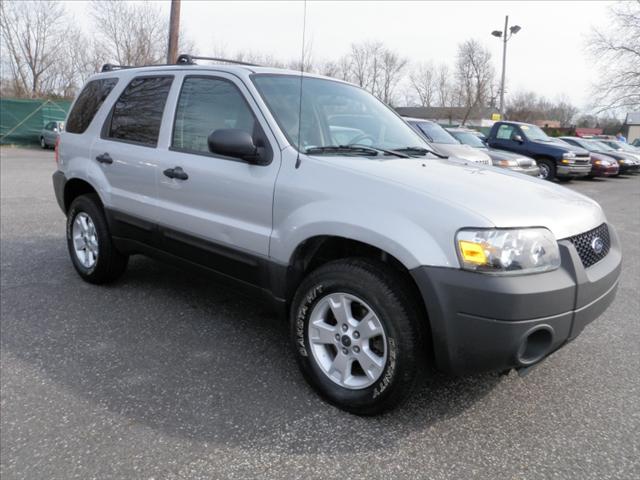 Ford Escape 2005 photo 2