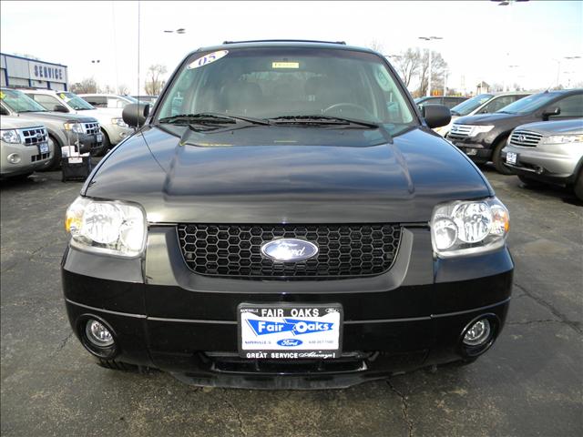 Ford Escape 2005 photo 1