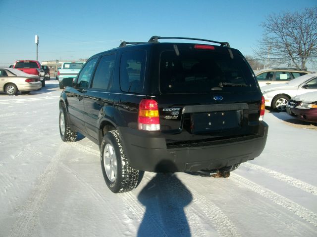 Ford Escape 2005 photo 2