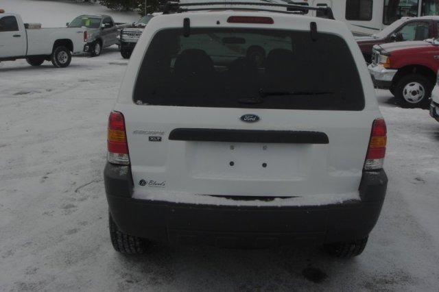 Ford Escape 2005 photo 3