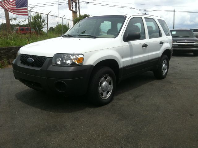 Ford Escape 2005 photo 2