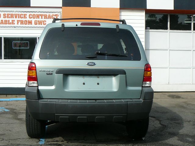 Ford Escape 2005 photo 2