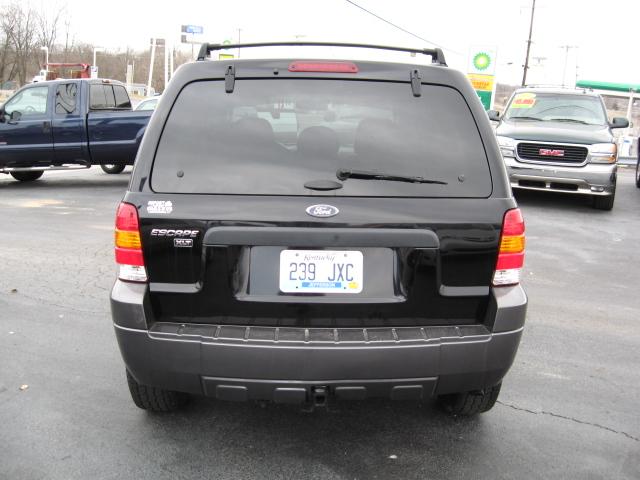 Ford Escape 2005 photo 2