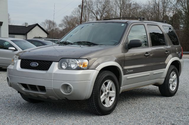 Ford Escape 2005 photo 1