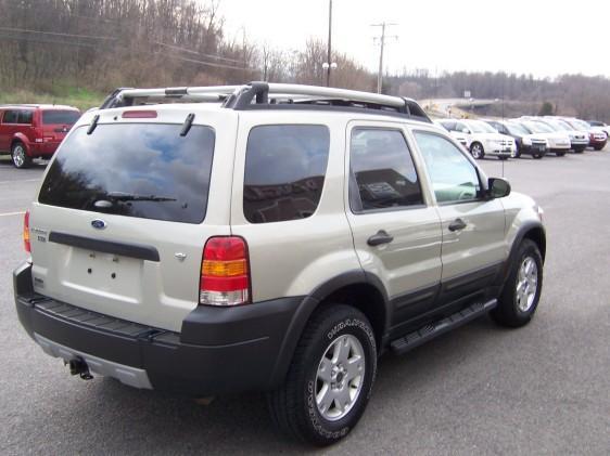 Ford Escape 2005 photo 2