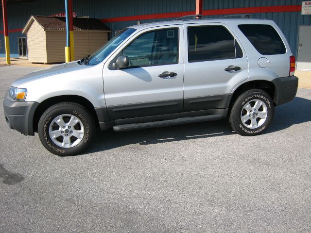 Ford Escape 2005 photo 1