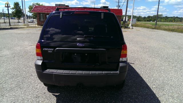 Ford Escape 2005 photo 1