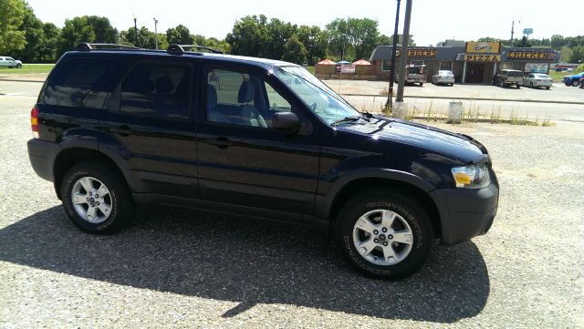 Ford Escape 2005 photo 2