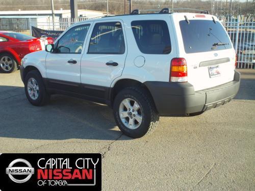Ford Escape 2005 photo 2