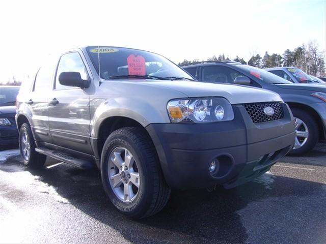 Ford Escape 4WD W/ Navires Sport Utility