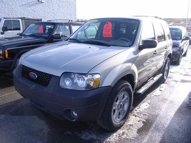 Ford Escape 2005 photo 2