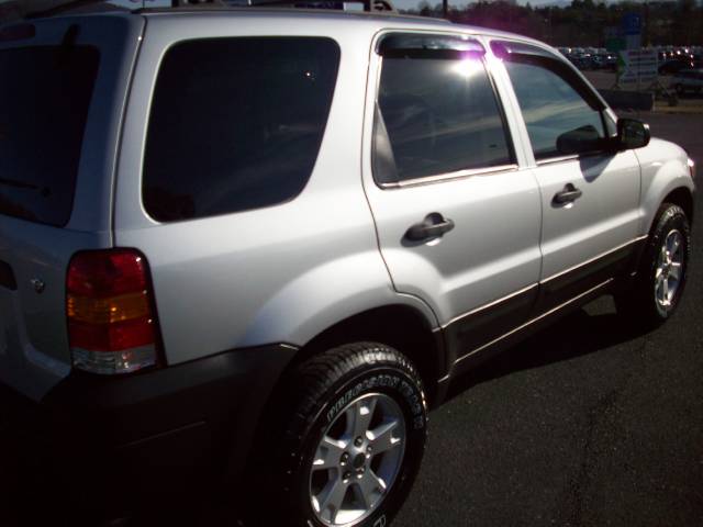 Ford Escape 2005 photo 3