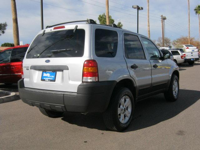 Ford Escape 2005 photo 1