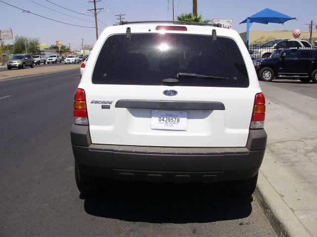 Ford Escape 2005 photo 1