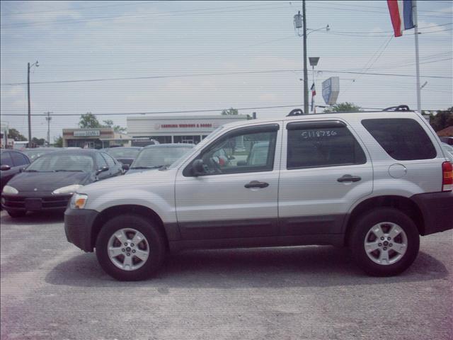 Ford Escape 2005 photo 2