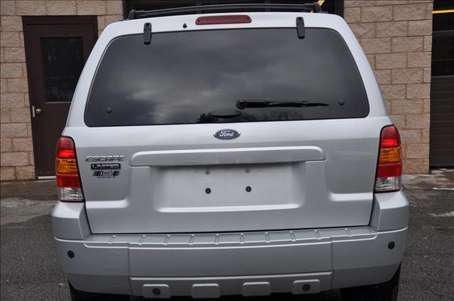Ford Escape 2005 photo 3