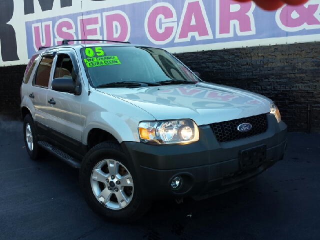 Ford Escape 2005 photo 2