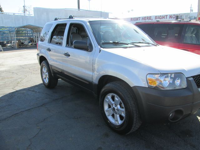 Ford Escape 2005 photo 3
