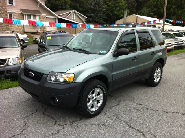 Ford Escape 2005 photo 2