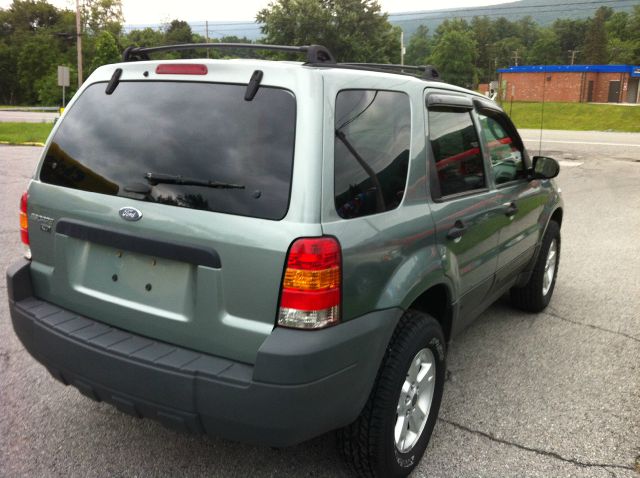 Ford Escape 2005 photo 3