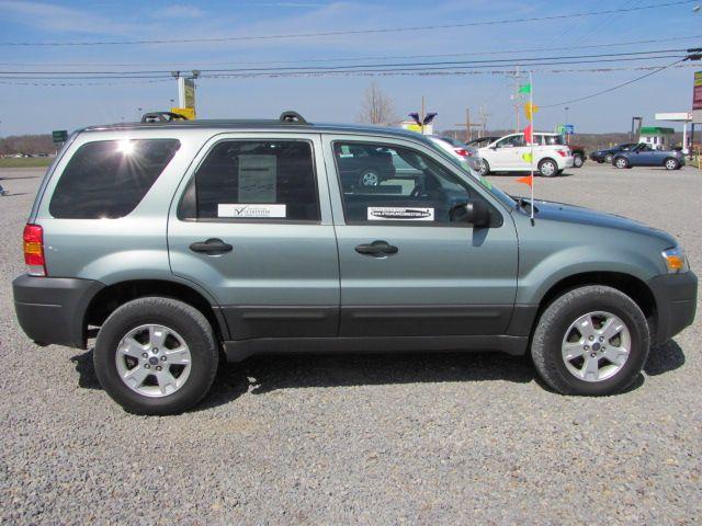 Ford Escape 2005 photo 3