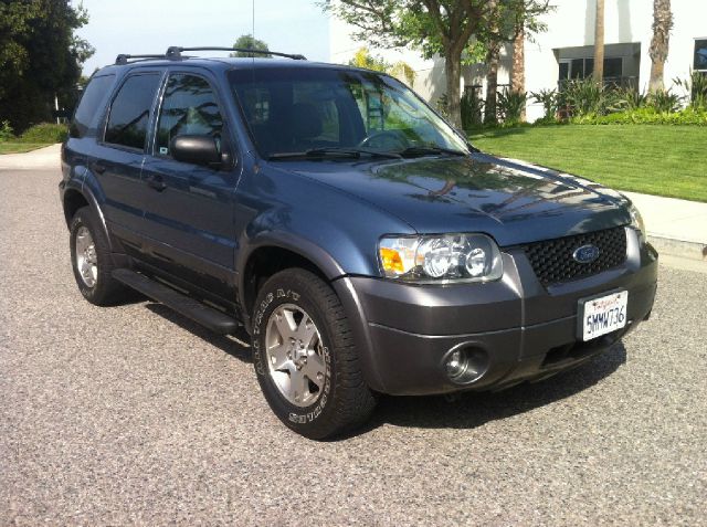 Ford Escape 2005 photo 1