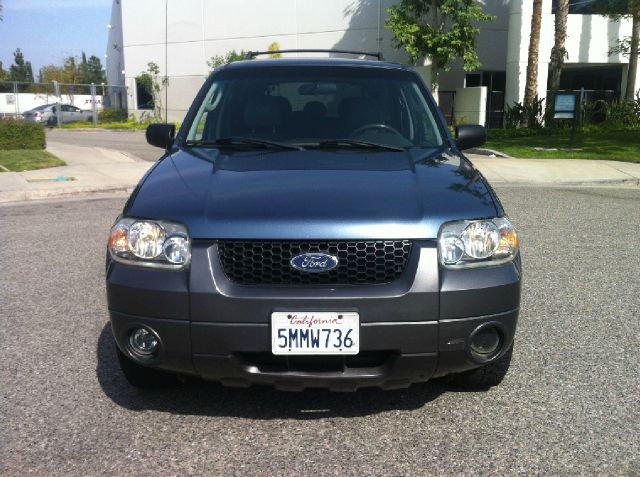 Ford Escape 2005 photo 2