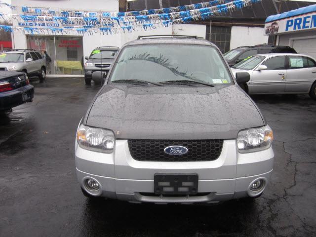 Ford Escape 2005 photo 1