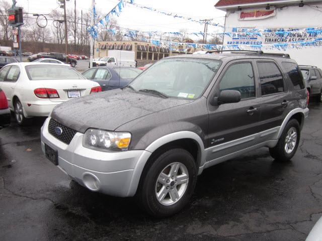 Ford Escape 2005 photo 2