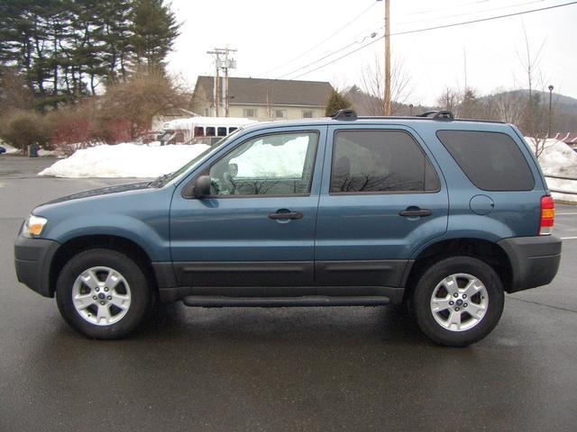 Ford Escape 2005 photo 1