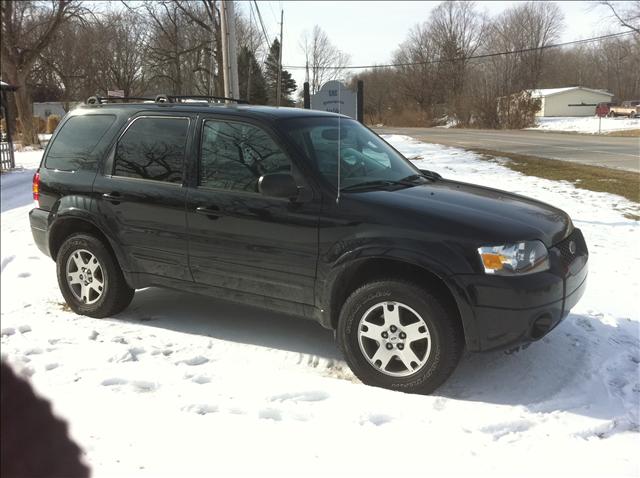 Ford Escape 2005 photo 1