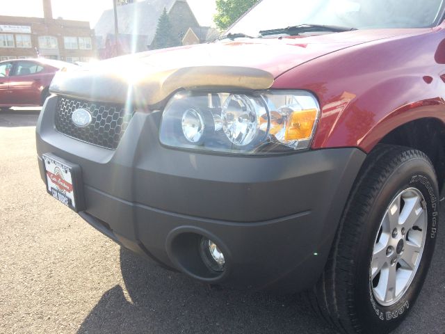 Ford Escape 2005 photo 1