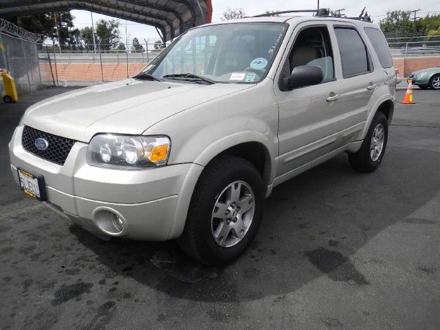 Ford Escape 2005 photo 1