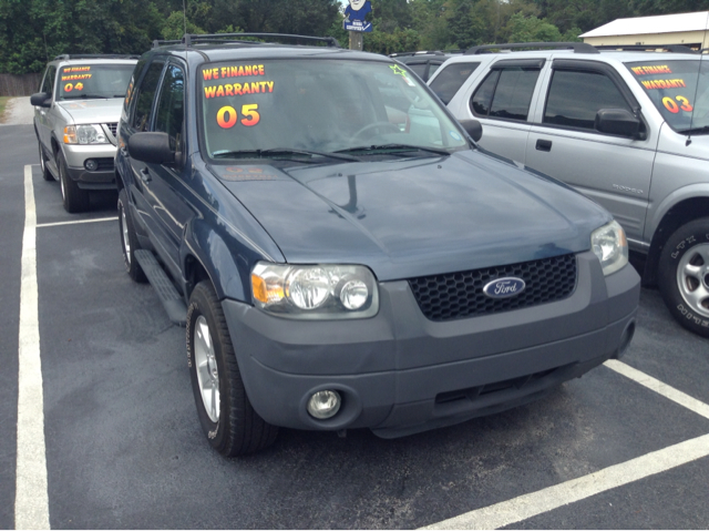 Ford Escape 2005 photo 1