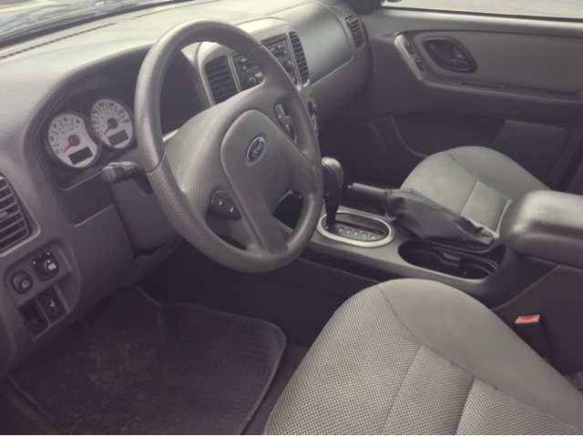Ford Escape 2005 photo 3
