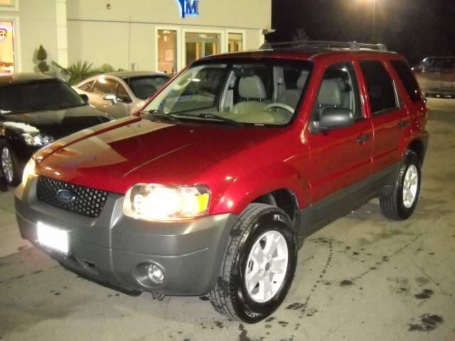 Ford Escape 2005 photo 2