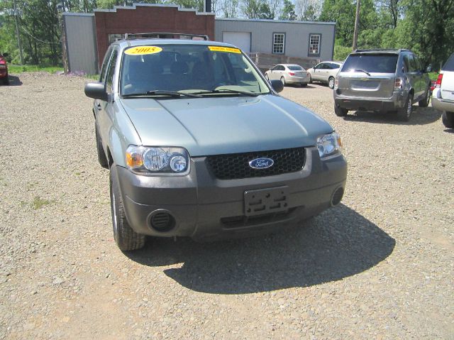 Ford Escape 2005 photo 16
