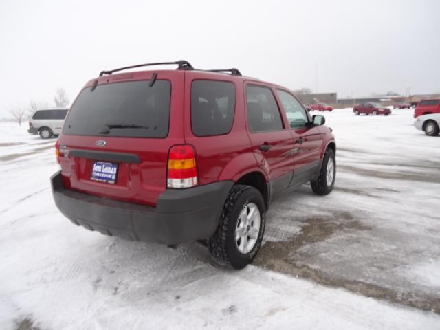 Ford Escape 2005 photo 1
