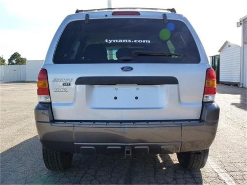 Ford Escape 2005 photo 2