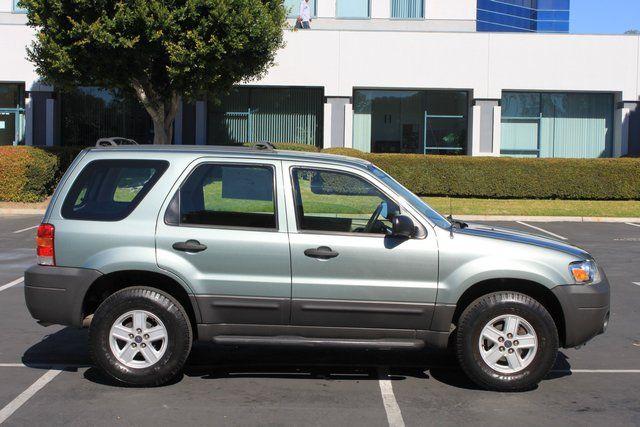 Ford Escape 2005 photo 2