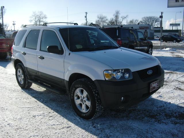 Ford Escape 2005 photo 1