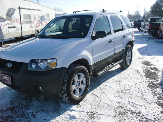 Ford Escape 2005 photo 2