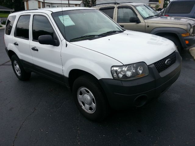 Ford Escape 2005 photo 2