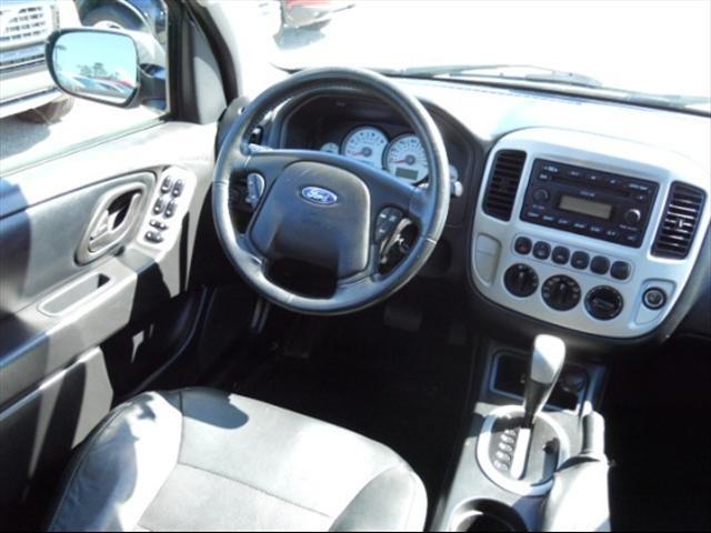 Ford Escape 2005 photo 3
